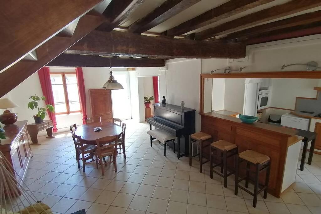 Maison chaleureuse et de détente avec piscine et spa Chassemy Extérieur photo
