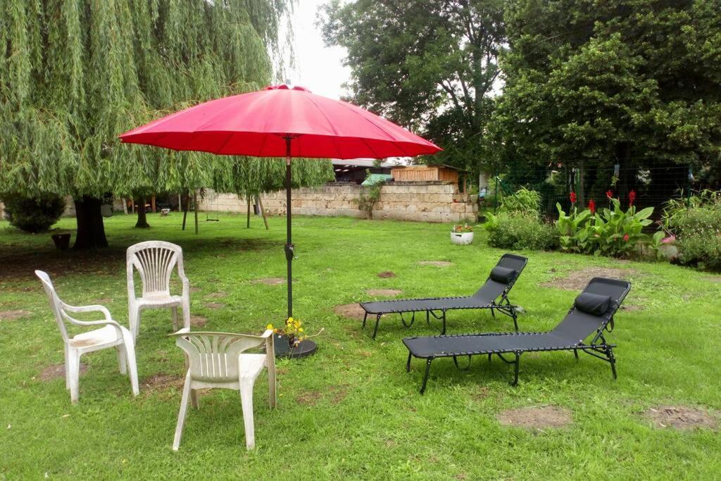 Maison chaleureuse et de détente avec piscine et spa Chassemy Extérieur photo