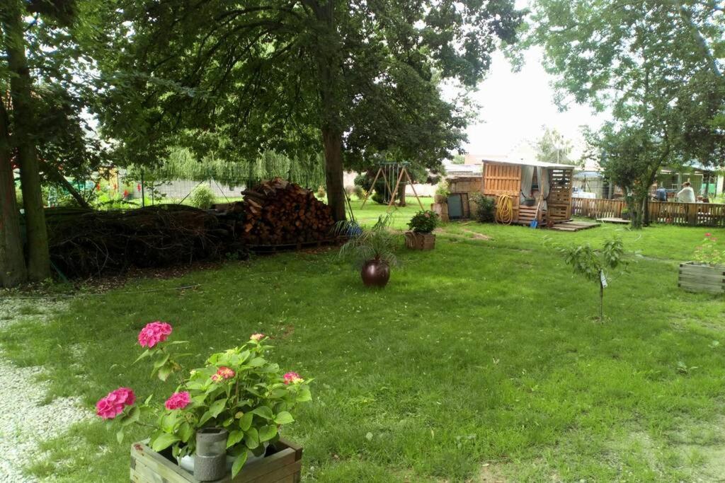 Maison chaleureuse et de détente avec piscine et spa Chassemy Extérieur photo