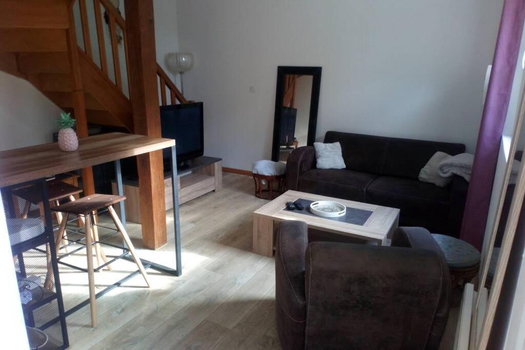 Maison chaleureuse et de détente avec piscine et spa Chassemy Extérieur photo